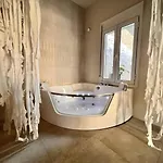 Perla Coco Jacuzzi شقة خانيا