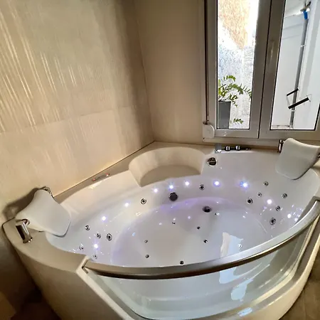 Perla Coco Jacuzzi Chania (Crete)